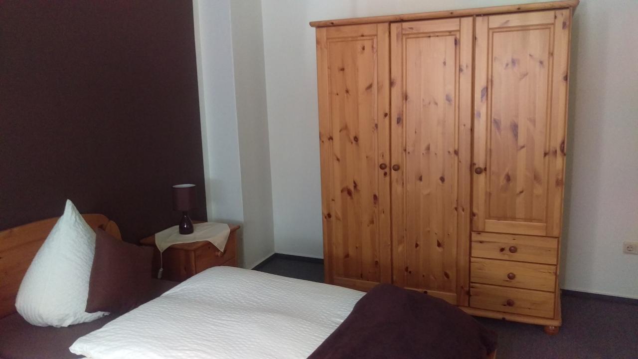 Hotel Am Schenkelberg Σααρμπρύκεν Εξωτερικό φωτογραφία